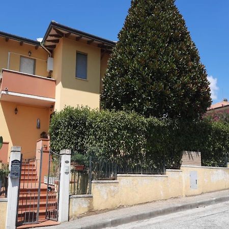 Apartamento Locazione Turistica Di Pucci Lidia Asís Exterior foto